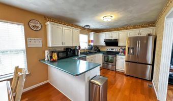 323 Woodfield Dr, Batesville, IN 47006