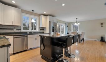 58 Village Place Dr, Barrington, NH 03825