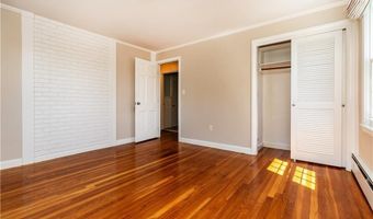 11 Bellevue Dr, Cranston, RI 02920