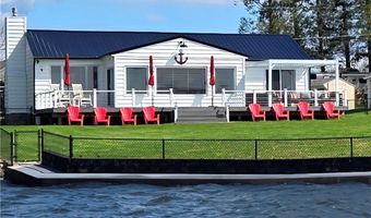 43055 Seaway Ave, Alexandria Bay, NY 13607