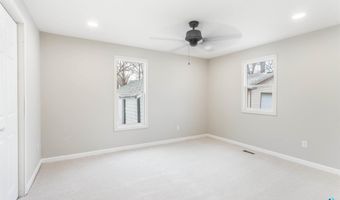 505 W Cedar St, Beresford, SD 57004