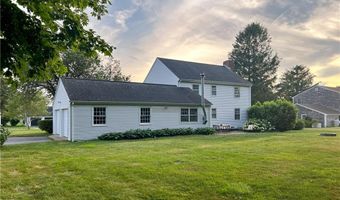 9 South Dr, Middletown, RI 02842