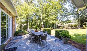 1153 Saint Andrews Dr, Macon, GA 31210