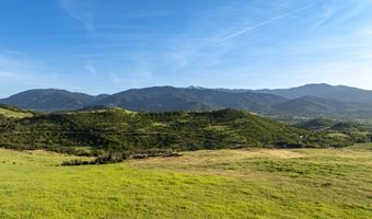 312 Sky Ridge Rd, Ashland, OR 97520