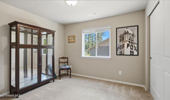 33 Parkland Dr, Blanchard, ID 83804