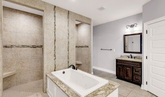 709 Champagne Dr, Biloxi, MS 39532