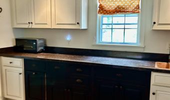 53 Congress St, Belfast, ME 04915