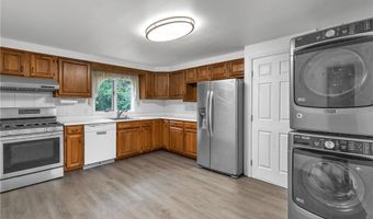 16 Newgate Rd, Amherst, NY 14226