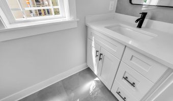 512 Seaman Ave, Beachwood, NJ 08722