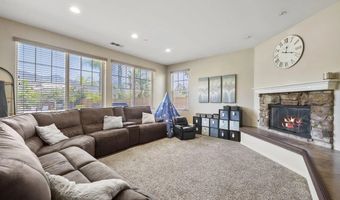 2928 Burnet Dr, Escondido, CA 92027
