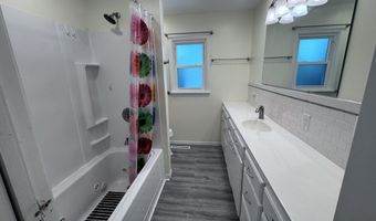 711 S Simon St, Ada, OH 45810