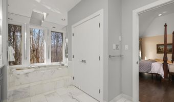 1 LAKE POTOMAC Ct, Potomac, MD 20854