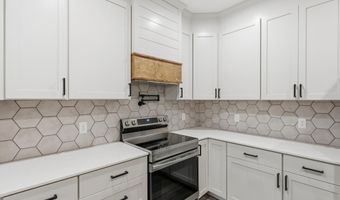 579 Sams Point Rd, Beaufort, SC 29907