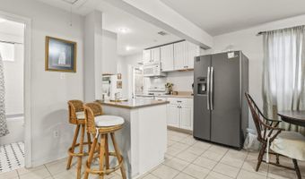 400 Ulman Ave, Bay St. Louis, MS 39520