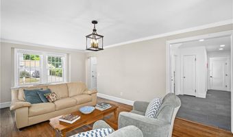 24 Huntington Dr, East Providence, RI 02916