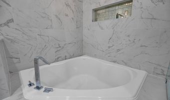 1818 POTOMAC GREENS Dr, Alexandria, VA 22314