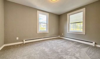29 Fordway St, Derry, NH 03038