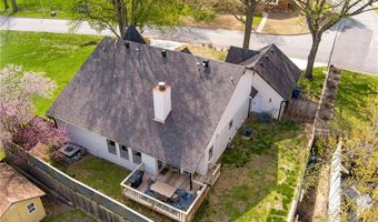 1300 Quail Run Cir, Bentonville, AR 72712