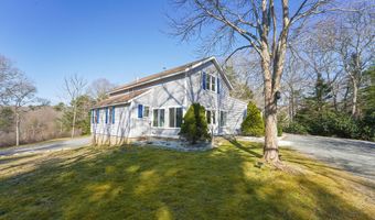240 Oak St, Centerville, MA 02632