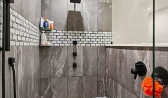 1002 NW 9th St, Bentonville, AR 72712