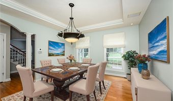 990 Whisperwood Ln, Aurora, OH 44202