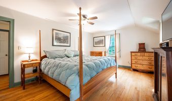 19 Junction Rd, Brookfield, CT 06804