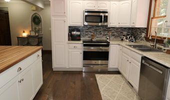 1287 Lovers Rd, Batesville, IN 47006