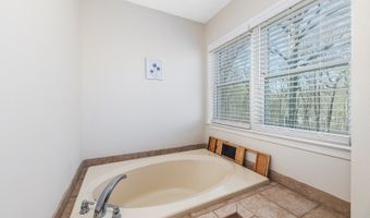 42 Mordaunt Rd, Alloway, NJ 07462