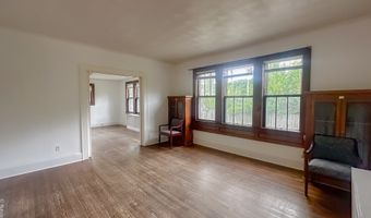26 Stoehrs Pl, Bridgeport, CT 06606