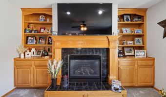 1530 Ashwood Dr, Altoona, IA 50009