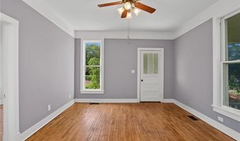 920 High St, Baldwin City, KS 66006