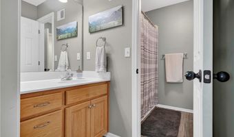 18224 153rd St, Basehor, KS 66007