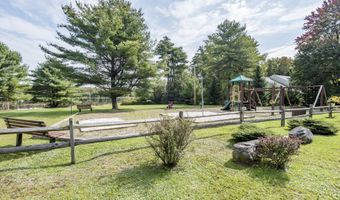 14 Greenwood Dr, Blakeslee, PA 18610