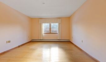 9 Snug Harbor Rd, Belgrade, ME 04917