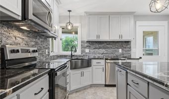 17341 N 158th St, Basehor, KS 66007
