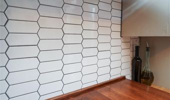 1115 7th St, Baldwin City, KS 66006