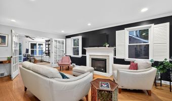 9302 W PARKHILL Dr, Bethesda, MD 20814