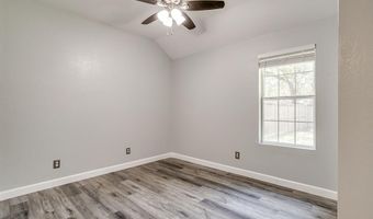 202 Woodlawn Dr, Keene, TX 76059