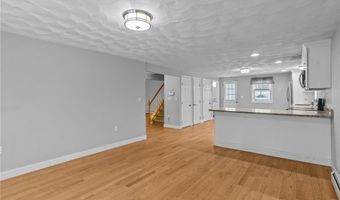 84 Phillip Ave, Cumberland, RI 02864