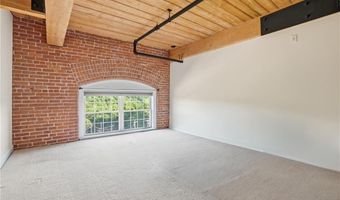 1 Tupperware Dr 316, North Smithfield, RI 02896