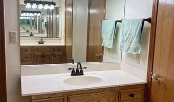3008 Mallard Ct, Altus, OK 73521