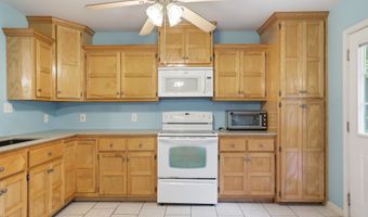 867 Washington St, Bay St. Louis, MS 39520