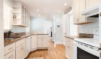 36 Kay Blvd, Newport, RI 02840