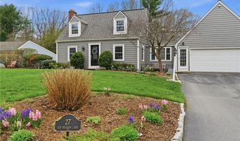 27 Old Meadow Ln, Cumberland, RI 02864