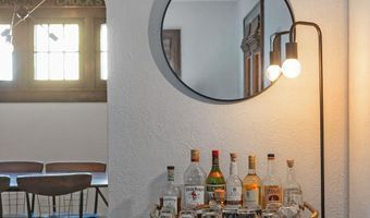 1613 N DIVISION St, Appleton, WI 54911