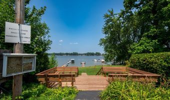 40276 N Shady Ln, Antioch, IL 60002