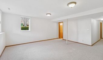 2917 Bayberry Rd, Ames, IA 50014