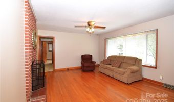 20 Sand Hill School Rd, Asheville, NC 28806