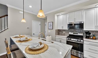 42227 PIEBALD Sq, Aldie, VA 20105