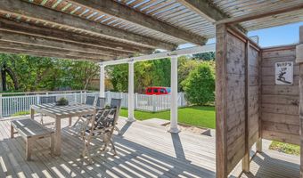 106 Meeting House Ln, Amagansett, NY 11930